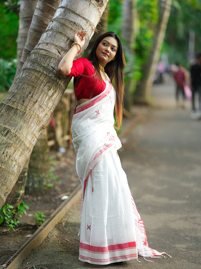 Aparna Red And White Bhuj Cotton Saree For Women