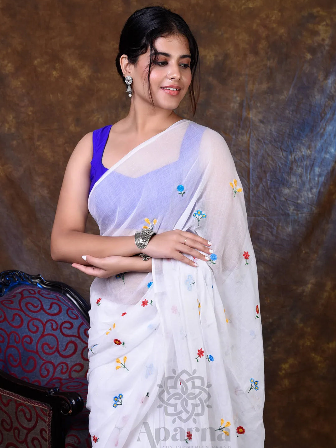 Aparna White Cotton Solid Embroidery Saree With Unstitched Blouse Piece For Women