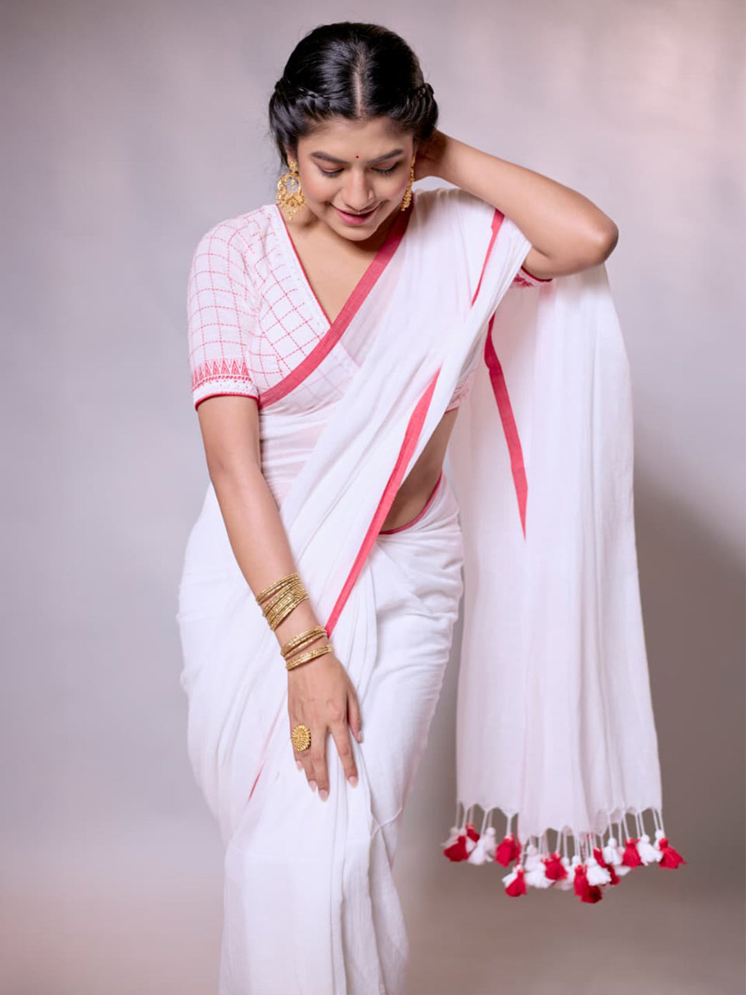 Aparna White Saree With Red Boder Cotton Saree For Women