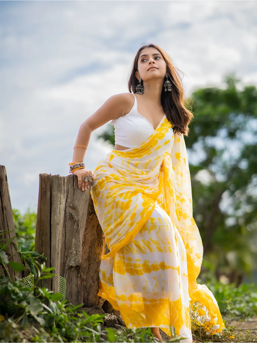 Aparna Yellow & White Premium Mul Cotton Saree For Women