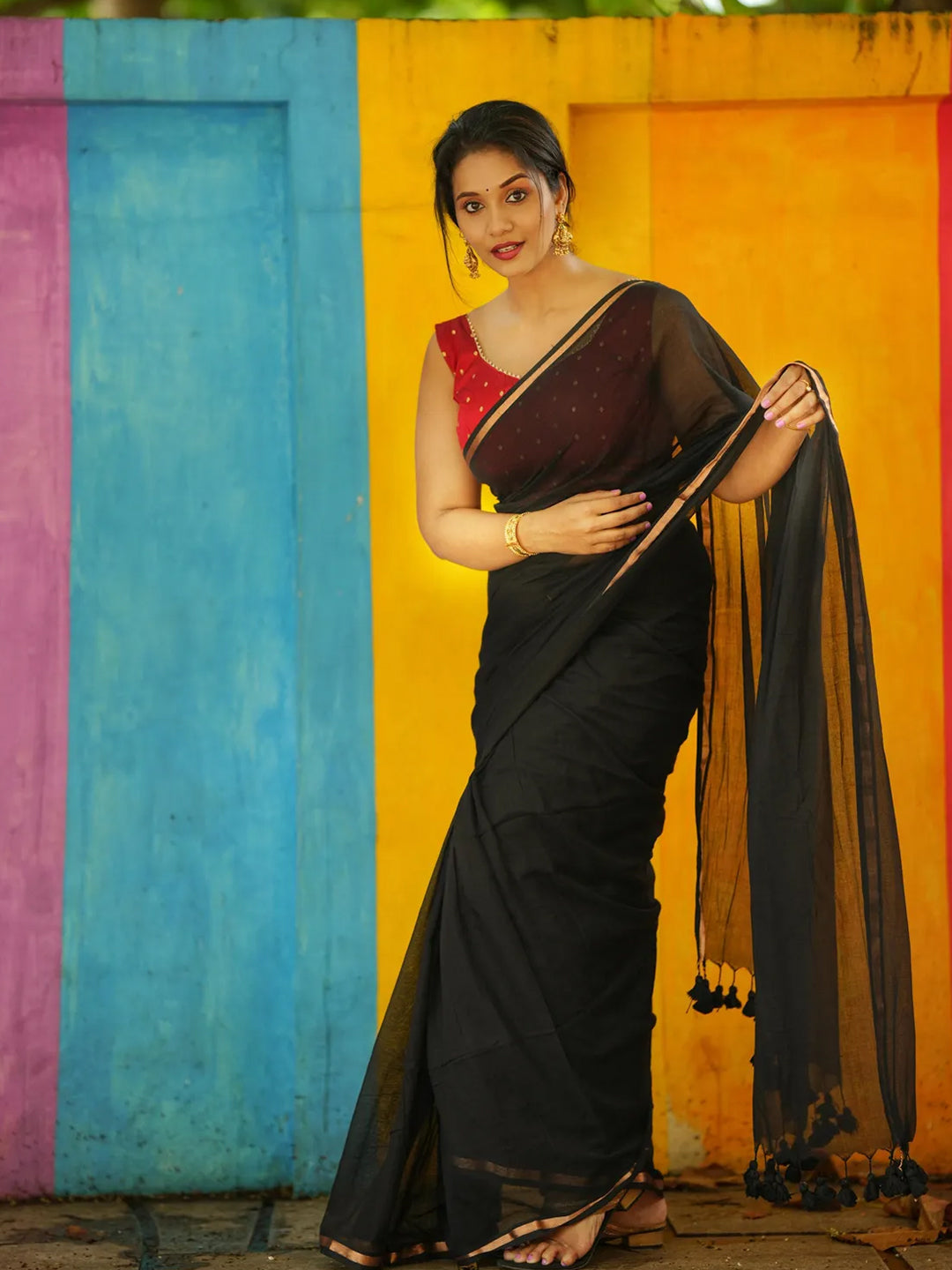 Black Premium Mul Cotton Saree With Golden Border For Women