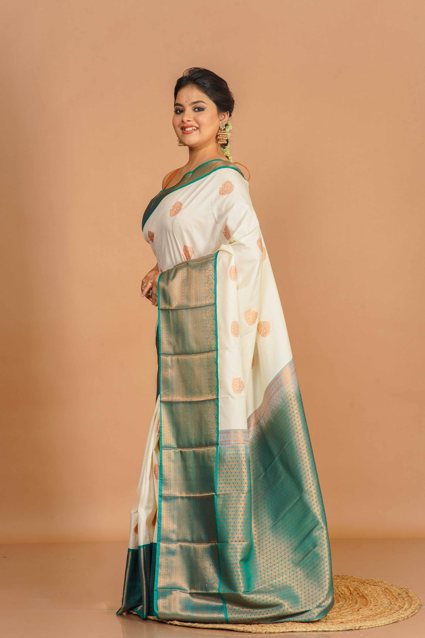 Shwetamani